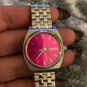 Nixon medium time teller - silver with fuscia face plate